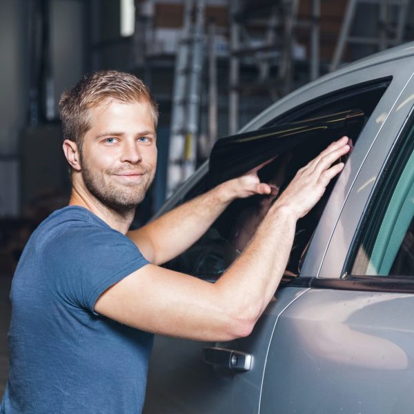 Vitre Teintée Lyon : Pose films de Qualité sur Vitres Voiture